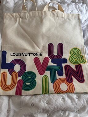 Louis Vuitton canvas tote. New from Shenzhen Exhibition.